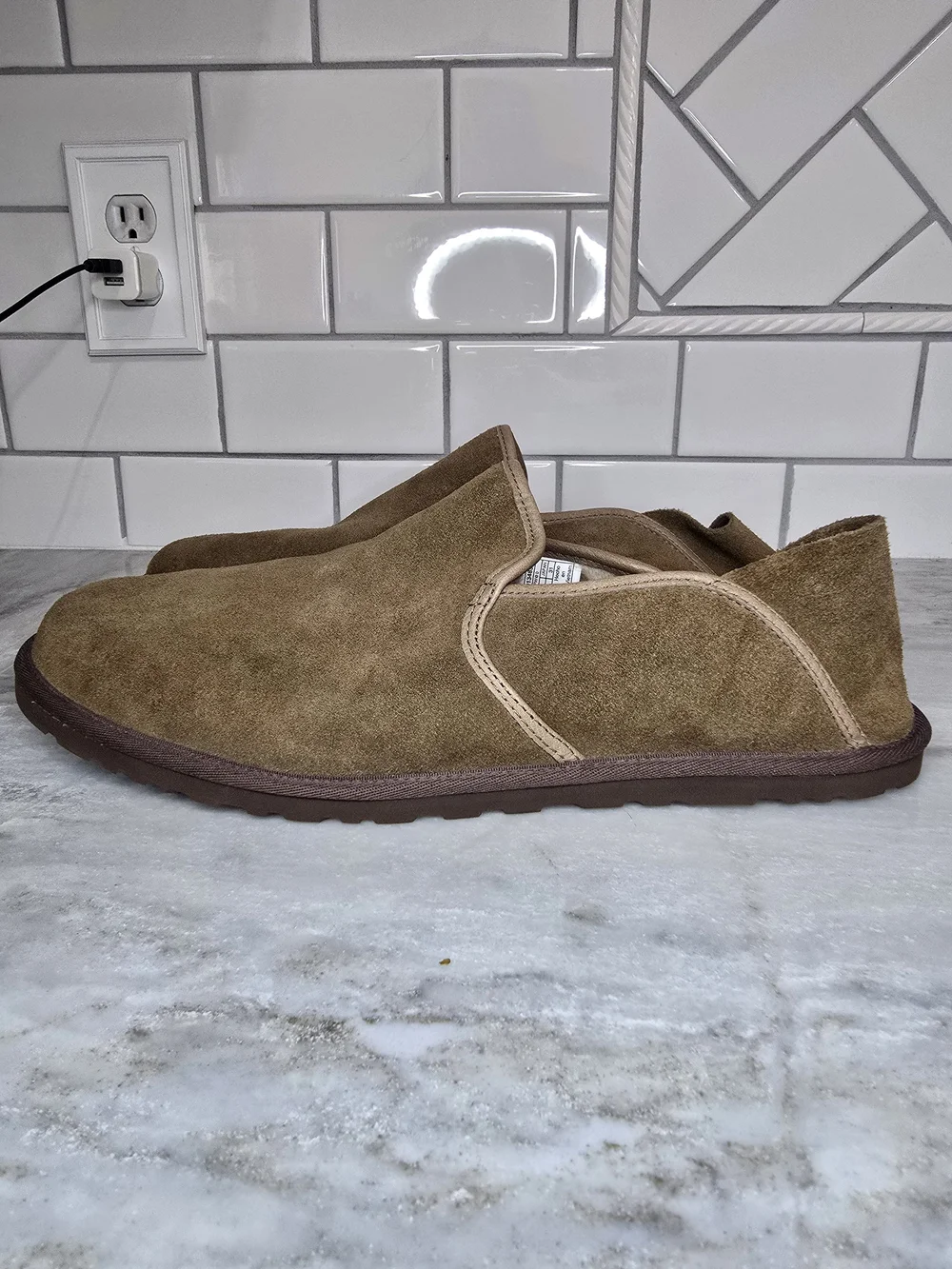 UGG Scuff Slippers Men's Size 13 Chestnut Suede Sheepskin NWOT